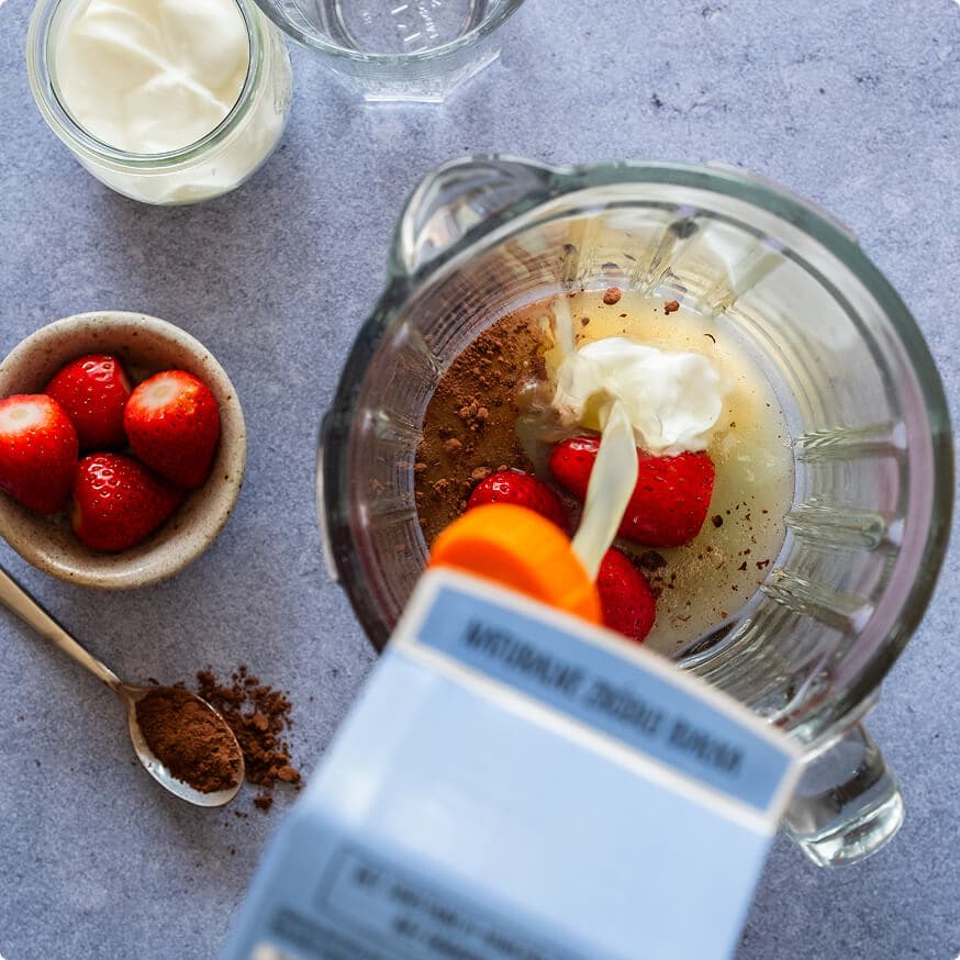 Czekoladowo-truskawkowy shake proteinowy (low carb)